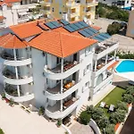 Apartment Tihi *