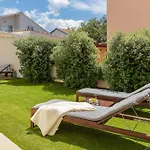 Apartment Tihi *