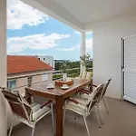 Tihi Apartment
