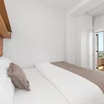 Apartment Tihi Vodice