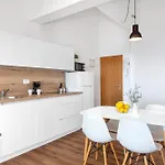 Tihi Apartman *