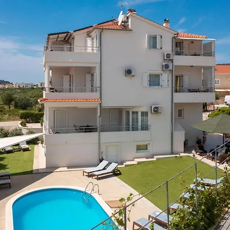 Seaview Tihi Водице