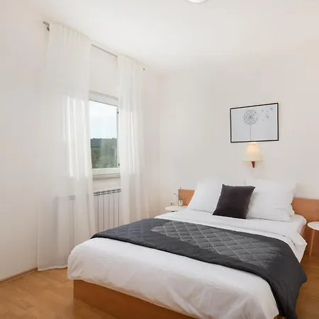 Tihi Lägenhet Vodice
