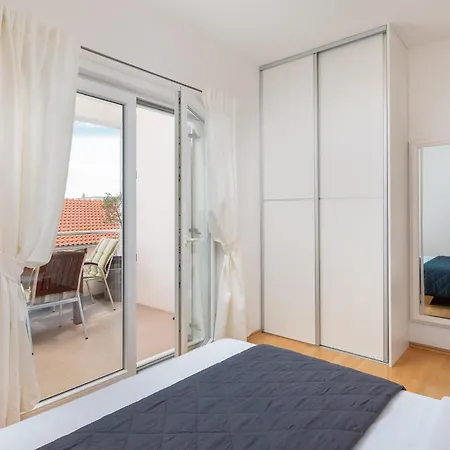 Apartment Tihi Vodice