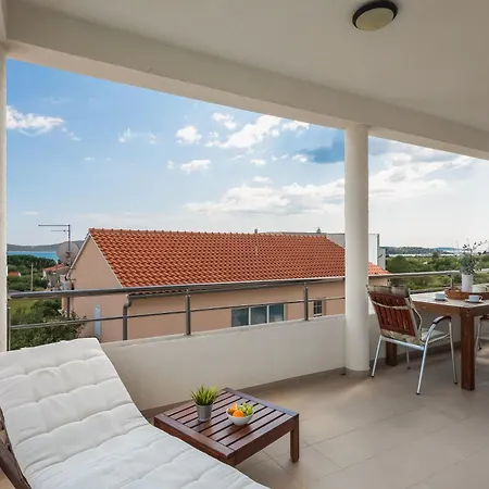 Apartment Tihi Vodice