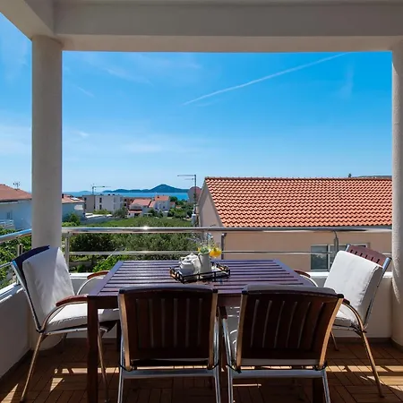 Tihi Lägenhet Vodice